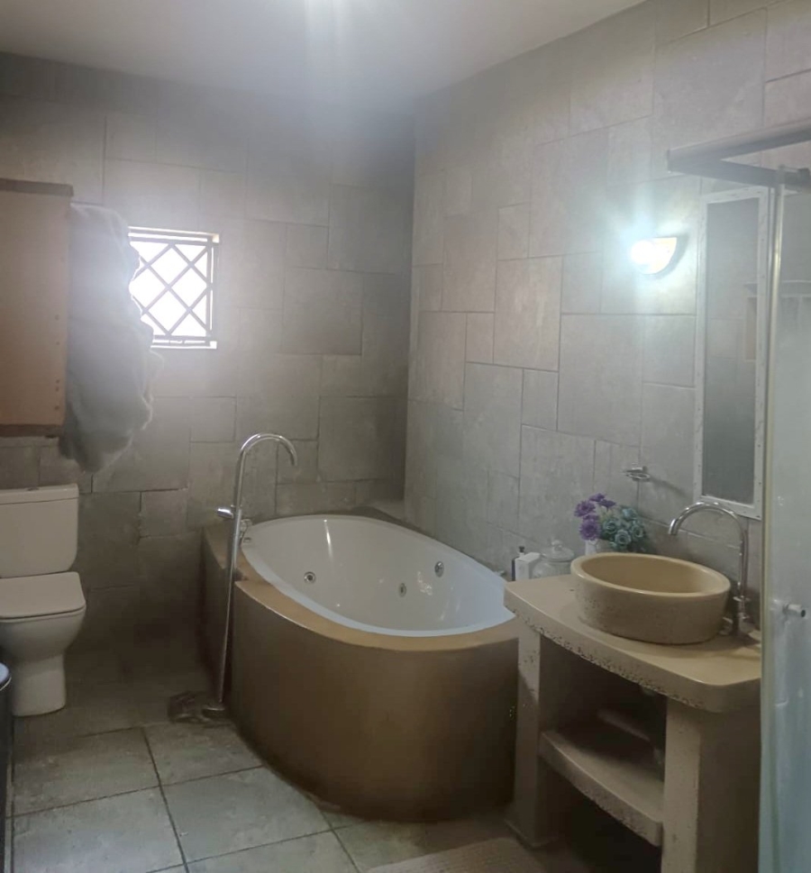 4 Bedroom Property for Sale in Primindia North West